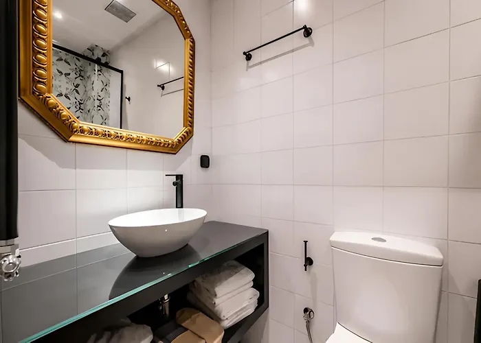 Ipelhome - Plaka Boutique Apartments